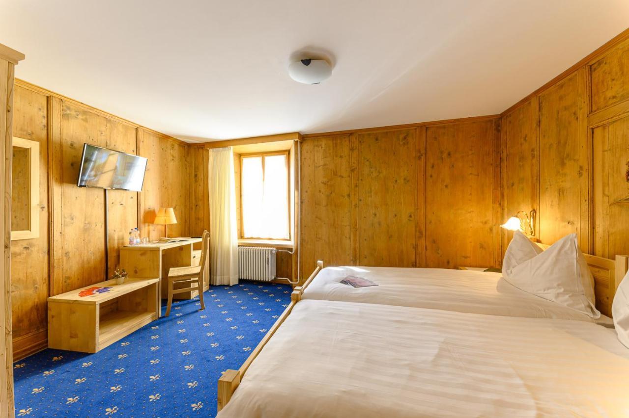 Hotel Centrale, Typically Swiss Poschiavo Exteriör bild