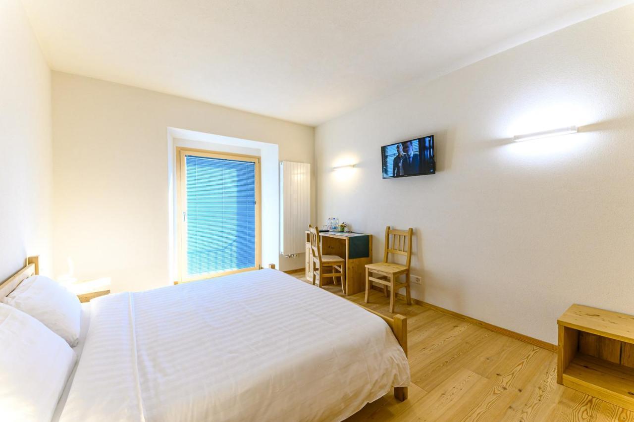Hotel Centrale, Typically Swiss Poschiavo Exteriör bild