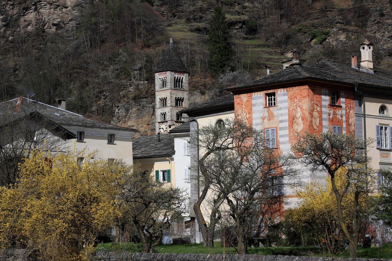 Hotel Centrale, Typically Swiss Poschiavo Exteriör bild